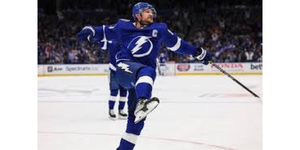 Steven Stamkos začne znovu v Nashville Predators Steven Stamkos začne znovu v Nashville Predators